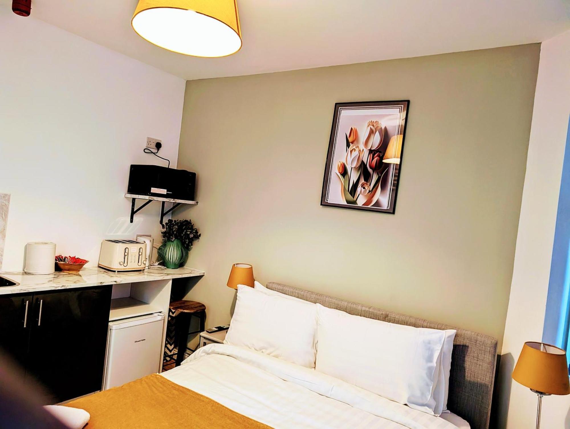 Blok 3 -Jacuzzi Suites, Apartment & Ensuite Rooms แบล็คพูล ภายนอก รูปภาพ