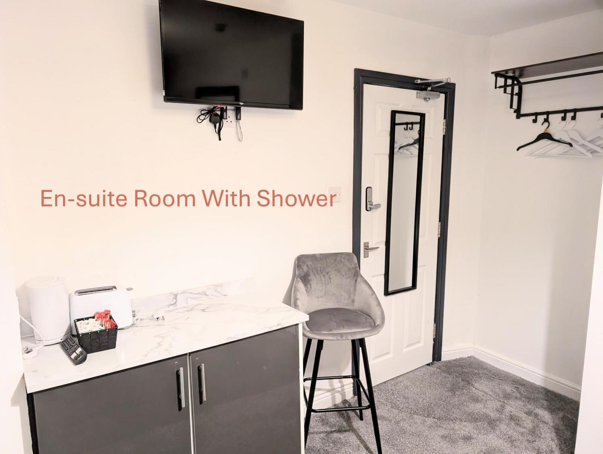 Blok 3 -Jacuzzi Suites, Apartment & Ensuite Rooms แบล็คพูล ภายนอก รูปภาพ